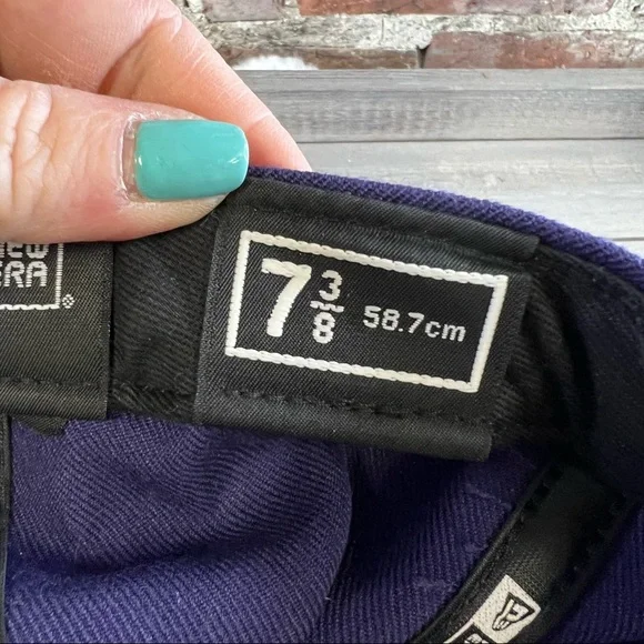 New Era 59Fifty Men’s Seattle Mariners Hat Purple/Gold Fitted - Picture 9 of 9